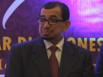 salim-segaf-al-jufri-terima-cendera-mata-negara-qatar_20160318_105327.jpg