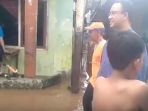sambangi-rawajati-anies-menyusuri-rumah-dan-dapur-umum_20170222_140251.jpg