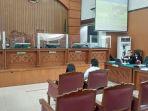 sambo-dan-putri-duduk-di-kursi-terdakwa-66.jpg
