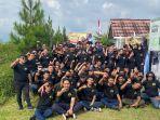 sambut-hut-ri-ke-77-ratusan-pemuda-kibarkan-bendera-merah-putih-di-gunung-batu.jpg