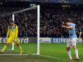 samir-nasri-mencetak-gol-ke-gawang-viktoria-plzen.jpg