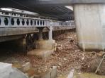 sampah-di-jembatan-kalibata_20151118_092549.jpg