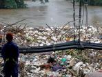 sampah-jakarta_20141116_20141117_004146.jpg