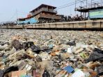 sampah-plastik-cemari-laut-jakarta_20190731_181951.jpg