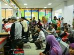 samsat-pekanbaru-ramai-sehari-jelang-kenaikan-tarif-stnk_20170105_154714.jpg