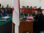 samsiah-43-ibu-rumah-tangga-yang-menjadi-terdakwa-kasus-narkoba_20180206_192955.jpg
