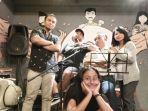 samuel-ade-kurniawan-24-bersama-keluarganyaj.jpg