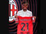 samuel-chukwueze-pakai-nomor-21-di-ac-milan.jpg