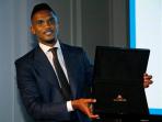 samuel-eto-o-medali_20150310_094300.jpg