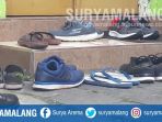 sandal-jepit-biru-pojok-kanan-merupakan_20180322_185720.jpg