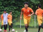 sandi-arta-samosir-ketika-berlatih-bersama-tim-persija.jpg