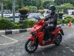 sandiaga-naik-motor-listrik-karya-anak-bangsa-gesits.jpg