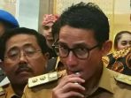 sandiaga-pakai-lips-balm_20171213_102914.jpg