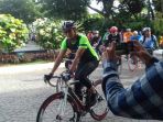 sandiaga-uno-bersepeda_20171124_083955.jpg