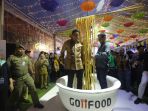 sandiaga-uno-buka-go-food-festival_20180109_211812.jpg