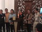 sandiaga-uno-dan-para-komedian_20180313_203436.jpg