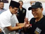 sandiaga-uno-ganti-atribut-relawan-nomor-satu-jadi-nomor-tiga-lihat-videonya_20170301_134053.jpg