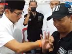 sandiaga-uno-ganti-atribut-relawan-nomor-satu-jadi-nomor-tiga_20170301_140426.jpg