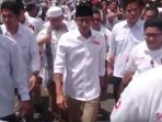 sandiaga-uno-jalan-kaki-ke-kampanye-akbar_20170206_152049.jpg