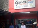 sandiaga-uno-memberikan-sambutan-di-pembukaan-ok-oce-mart-pancoran_20180321_123823.jpg