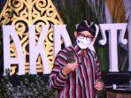 sandiaga-uno-saat-berdialog-dengan-pelaku-pariwisata-dan-ekonomi-kreatif-di-yogyakarta.jpg