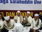 sandiaga-uno-saat-bersalaman-dengan-habib-kiai-dan-tokoh-masyarakat.jpg