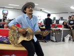 sandy-canester-kunjungi-warta-kota_20161031_124800.jpg