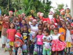 santa-clause-yonif-pr-328dgh-bagi-hadiah-natal_20181217_093835.jpg