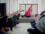 santika-yoga-1.jpg