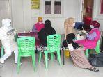 santriwati-pesantren-miftahul-huda-menjalani-vaksinasi.jpg