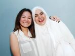 sarlita-dan-anaknya-hadiri-talk-show_20171120_221448.jpg