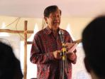 sastrawan-indonesia-ajip-rosidi_20170402_160114.jpg