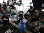 sat-brimob-polda-sulteng-dirikan-dapur-umum-di-polda-sulbar_20210120_195431.jpg
