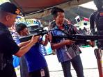 sat-brimobda-polda-kepri-gelar-pameran-alutsista-1_20151027_141041.jpg