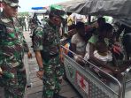 satgas-kesehatan-tni-evakuasi-pasien-ke-rsud-agats-papua_20180123_103319.jpg