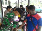 satgas-pamrahwan-raider-509kostrad-gelar-penyuluhan-hivaids-di_20160608_103806.jpg