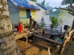 satgas-pamtas-yonif-125smb-lakukan-fogging-di-kampung-kondo_20210106_191932.jpg