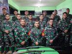 satgas-tni-yonif-132bs-terima-4-senjata-dari-simpatisan-opm.jpg