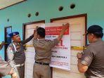 satpol-pp-kota-dumai-segel-rumah-kos-tari.jpg
