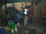 satpol-pp-menggelar-razia-pekat-ke-warung-tuak-dan-wisma_20180129_054007.jpg