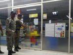 satpol-pp-menyegel-minimarket-berjejaring-tanpa-izin.jpg
