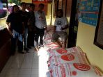 satreskrim-polres-jeneponto-melakukan-operasi-pasar-di-pasar-turatea_20170527_034214.jpg