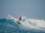 satu-di-antara-olahraga-ekstrem-surfing-atau-berselancar.jpg