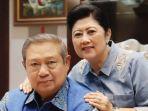 sby-dan-ani-yudhoyono-pakai-baju-kembar.jpg