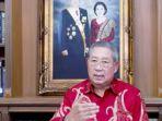 sby-saat-peluncuran-buku-tentara-kok-mikir.jpg