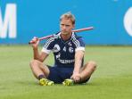schalke-captain-benedikt-howedes_20150217_154102.jpg