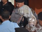 schapelle-leigh-corby-berkrudung-dikawal-petugas-balai-pemasyarakatan_20170527_233202.jpg