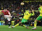 scott-mctominay-saat-melepaskan-tembakan.jpg