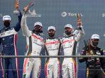 sean-yang-membalap-dengan-tim-jota-bersama-stoffel-vandoorne.jpg