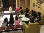 sebanyak-12-gadis-asal-bandung-menjadi-korban-perdagangan-manusia-d.jpg